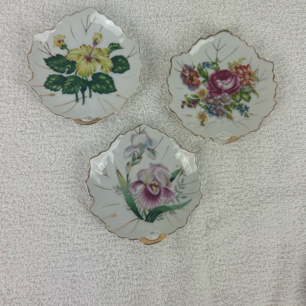 3 - VTG 'Nasco' Japan Maple Leaf Shaped Floral Tea Bag Plates w/ Gold gilt Trim